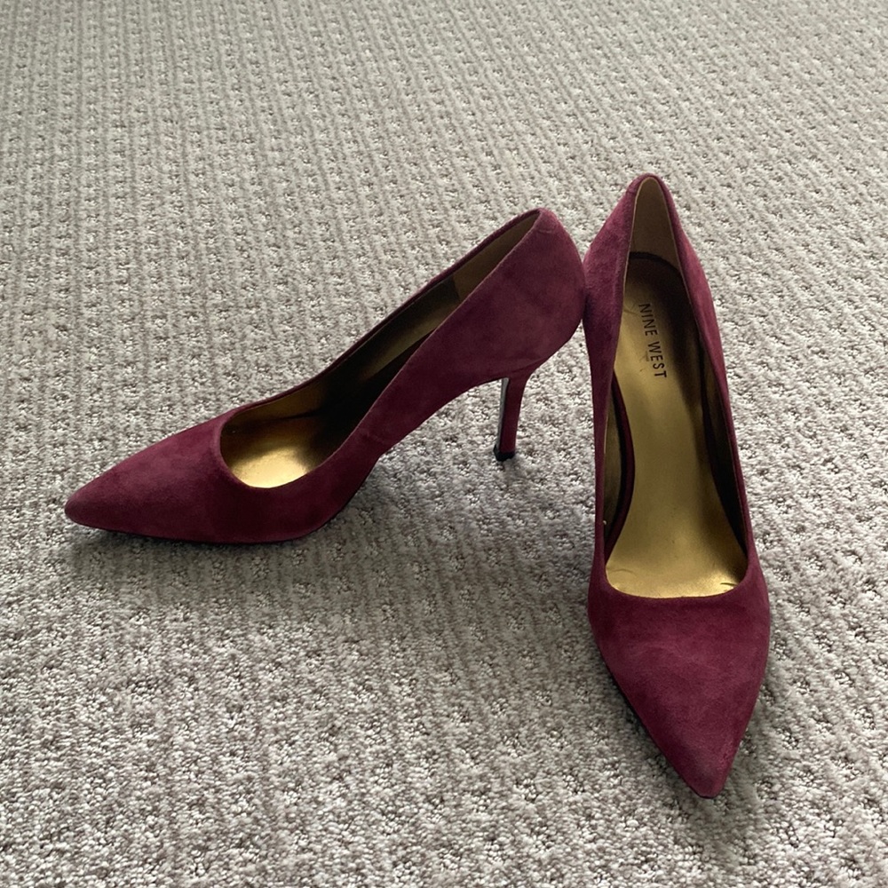 Nine West maroon suede heels size 9